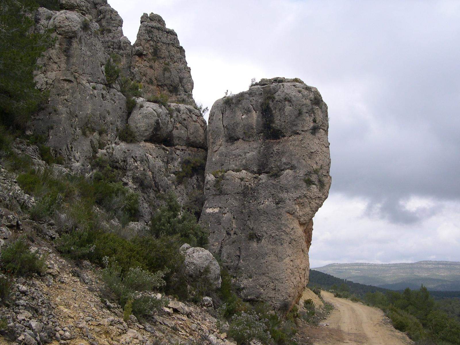 Pico Bebeu 1033 m. y Cueva de Don Juan. Jalance-Jarafuel.
