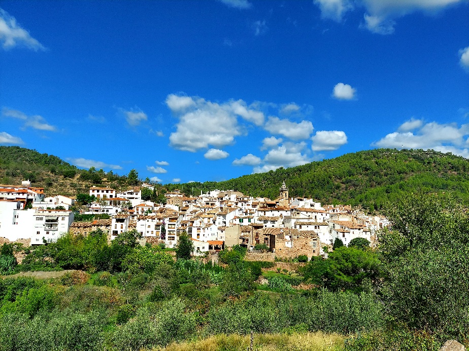 De Eslida a Ahin por la Penya Miro