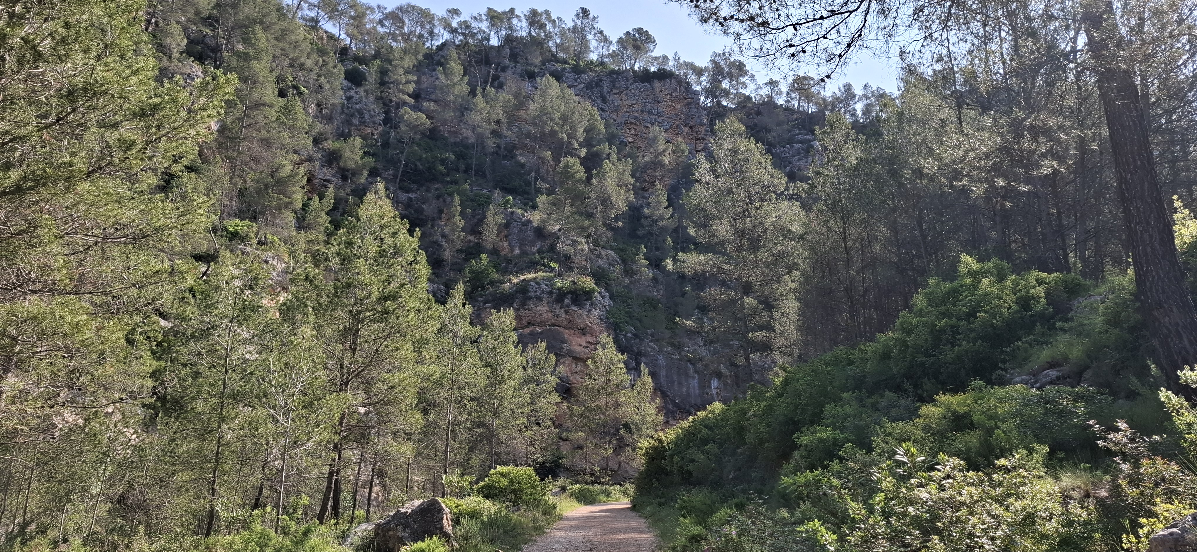 Ruta de montaña y agua en el rio Fraile