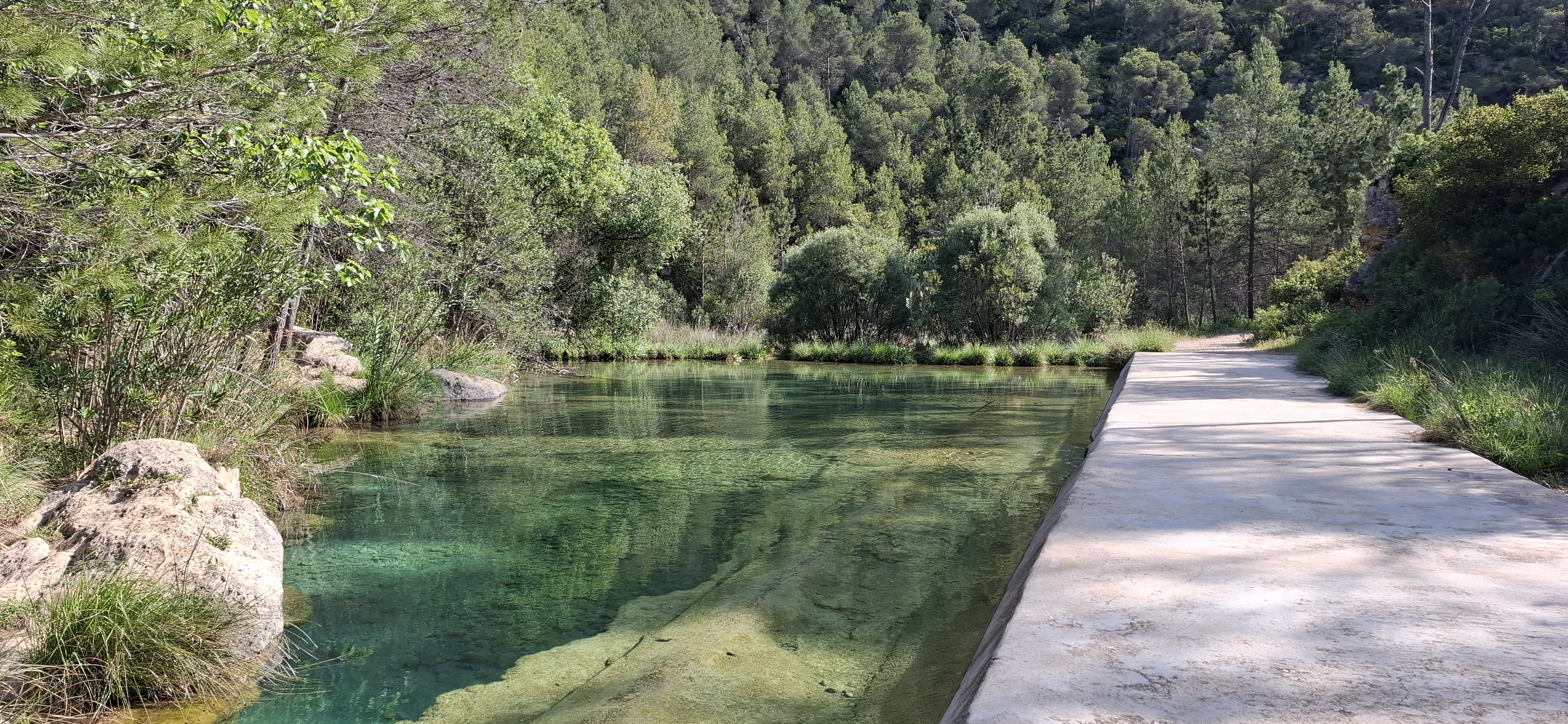 Ruta de montaña y agua en el rio Fraile